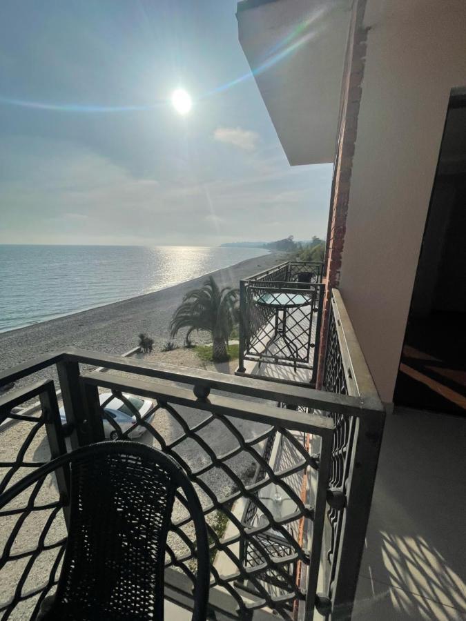 Leon Beach Hotel New Athos Esterno foto