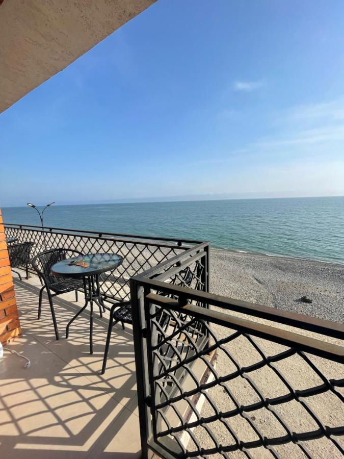 Leon Beach Hotel New Athos Esterno foto